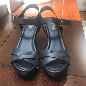 Kenneth Cole black sandal